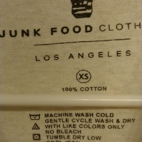 ♥️JUNKFOOD- NWOT Clueless Tee-shirt Size XS - Picture 2 of 2